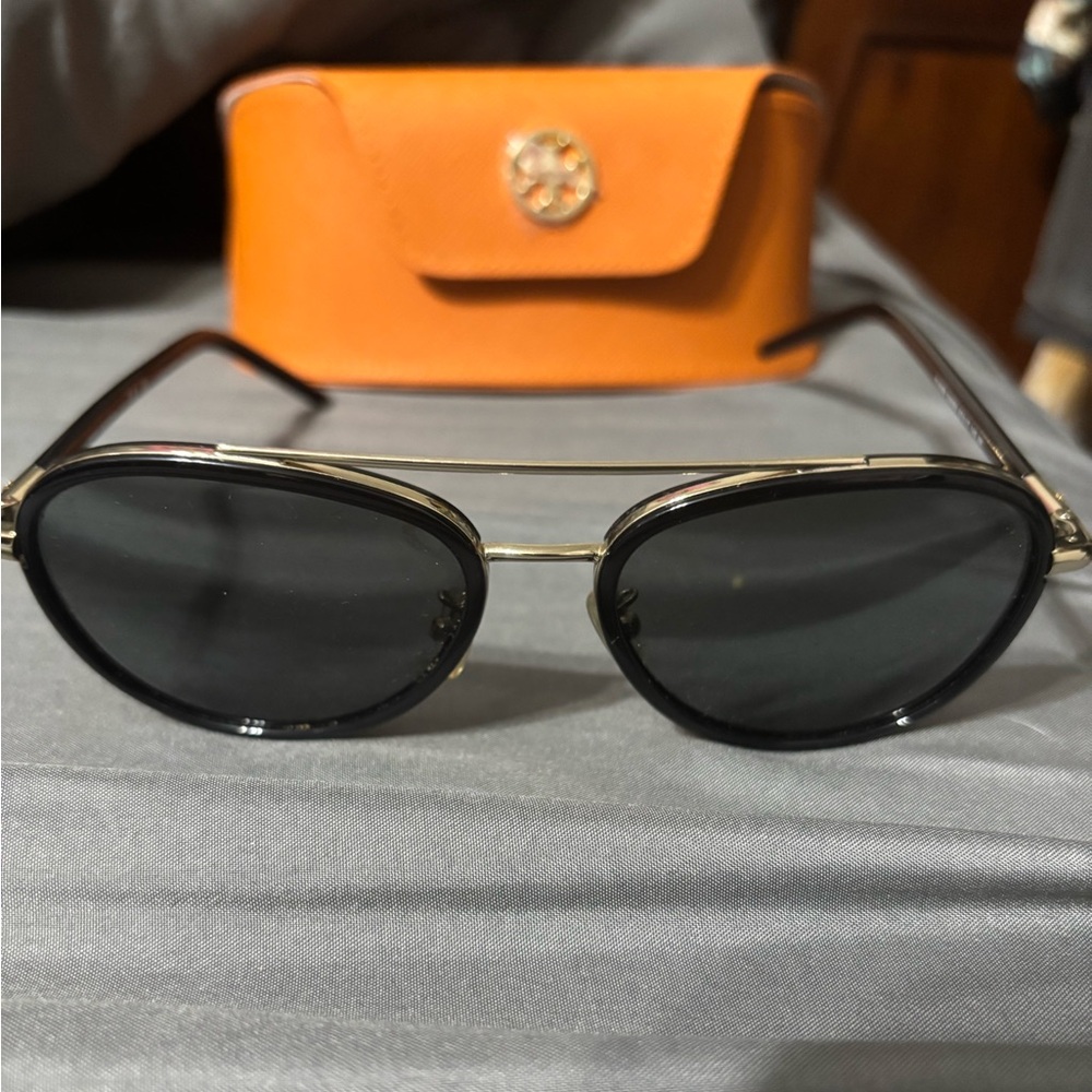 Black Tory Burch Aviator Sunglasses